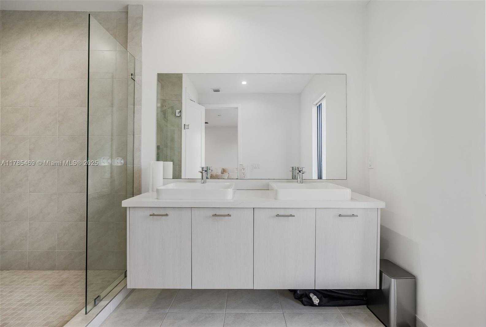 Small Image of 8156 NORTH WEST 43RD ST, Doral Number 34