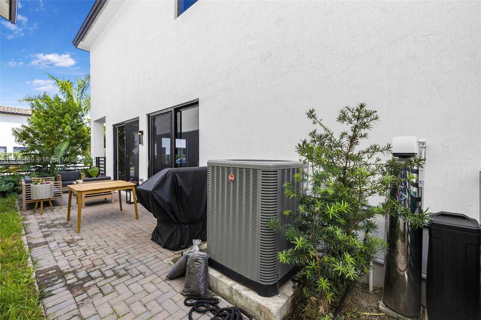Small Image of 8156 NORTH WEST 43RD ST, Doral Number 38