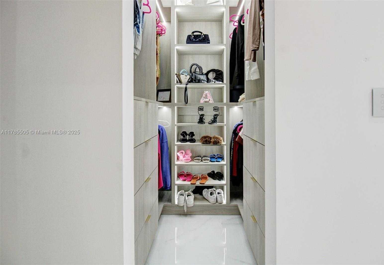 Small Image of 16239 NORTH WEST 91ST CT, Miami Lakes Number 10