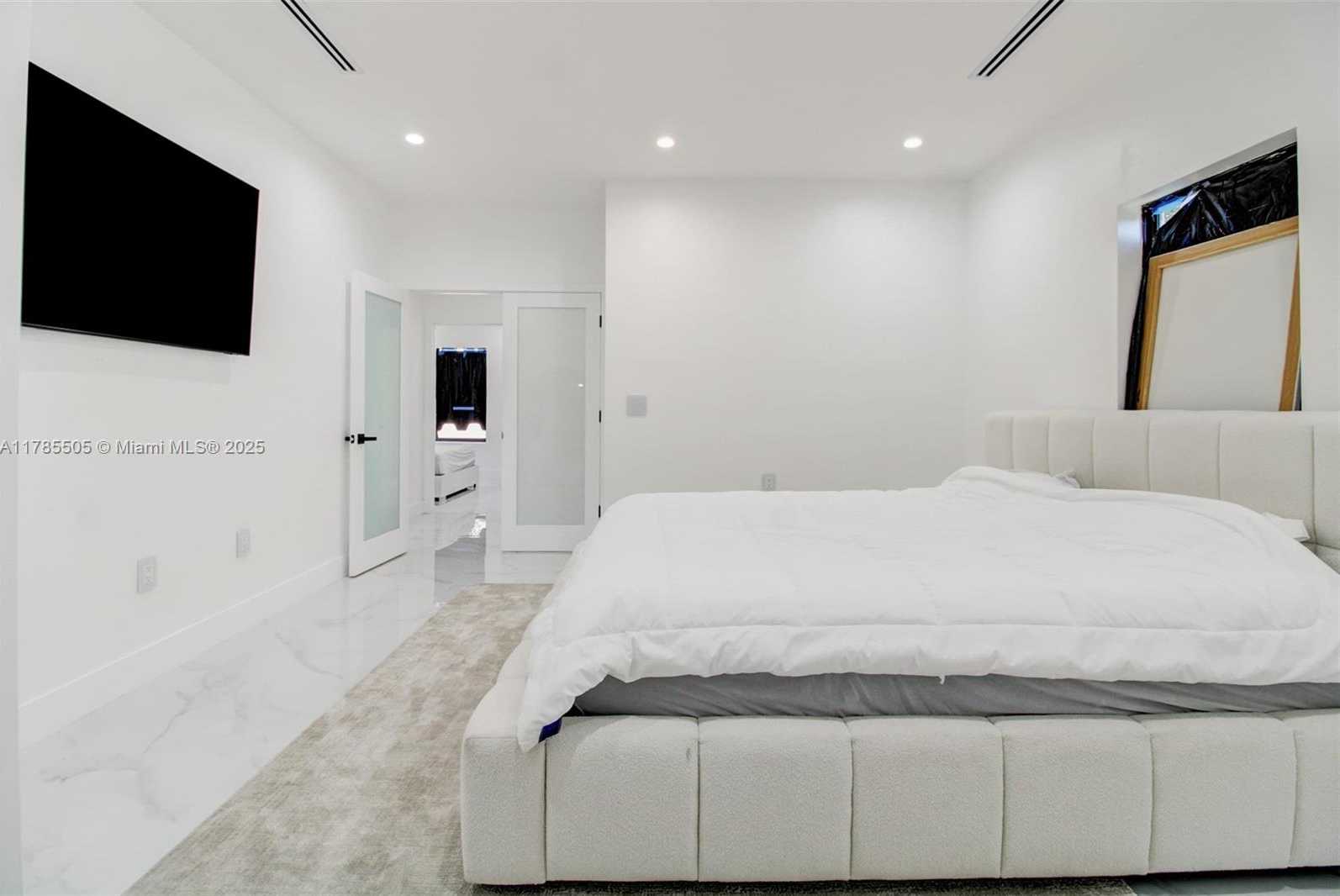 Small Image of 16239 NORTH WEST 91ST CT, Miami Lakes Number 14