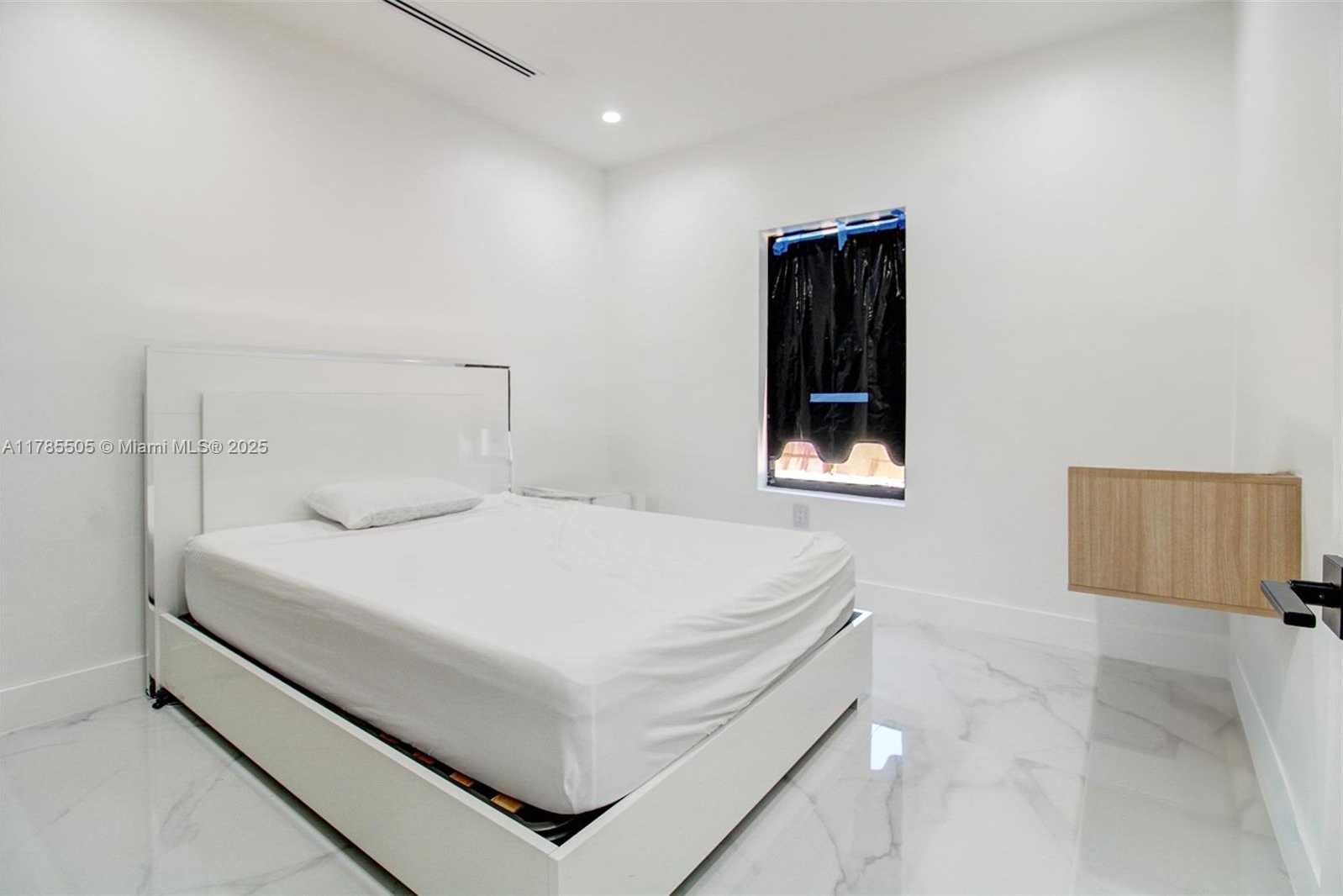 Small Image of 16239 NORTH WEST 91ST CT, Miami Lakes Number 15