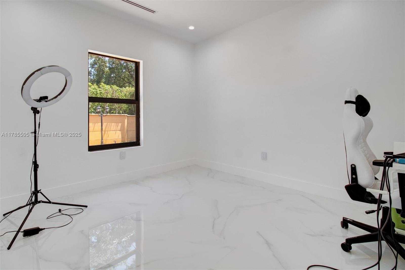 Small Image of 16239 NORTH WEST 91ST CT, Miami Lakes Number 17