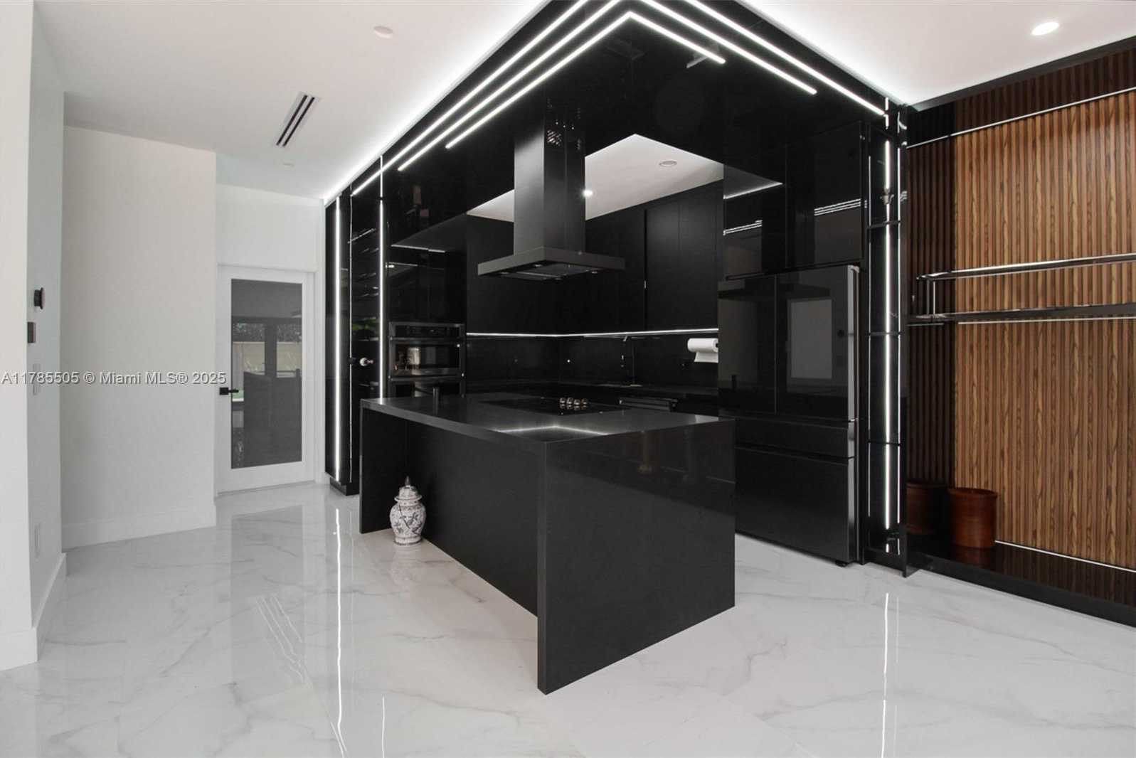 Small Image of 16239 NORTH WEST 91ST CT, Miami Lakes Number 26