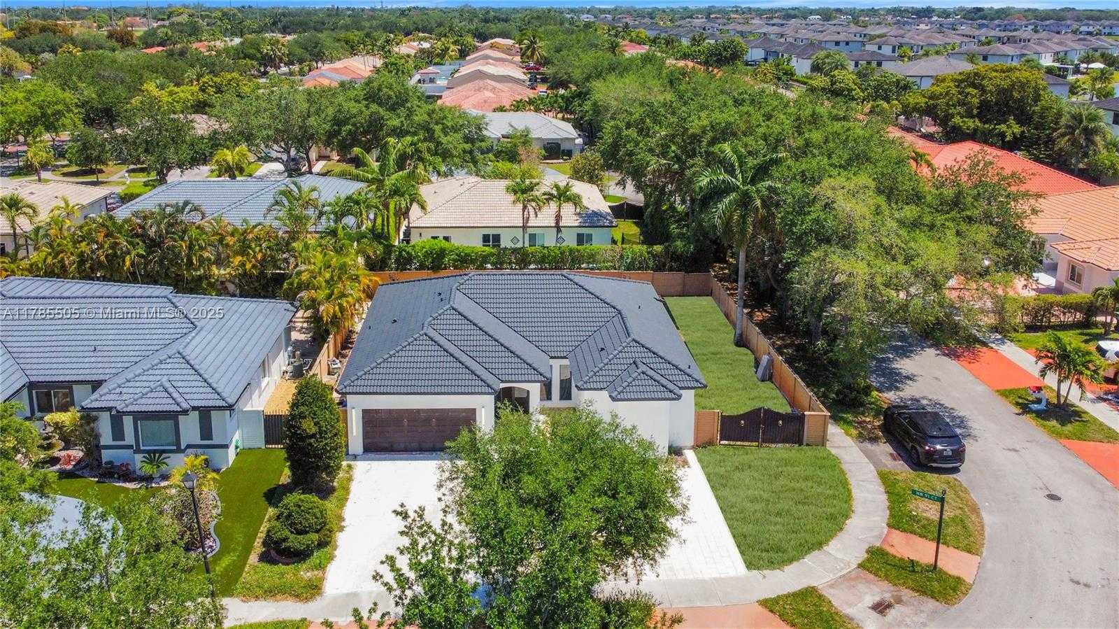 Small Image of 16239 NORTH WEST 91ST CT, Miami Lakes Number 32