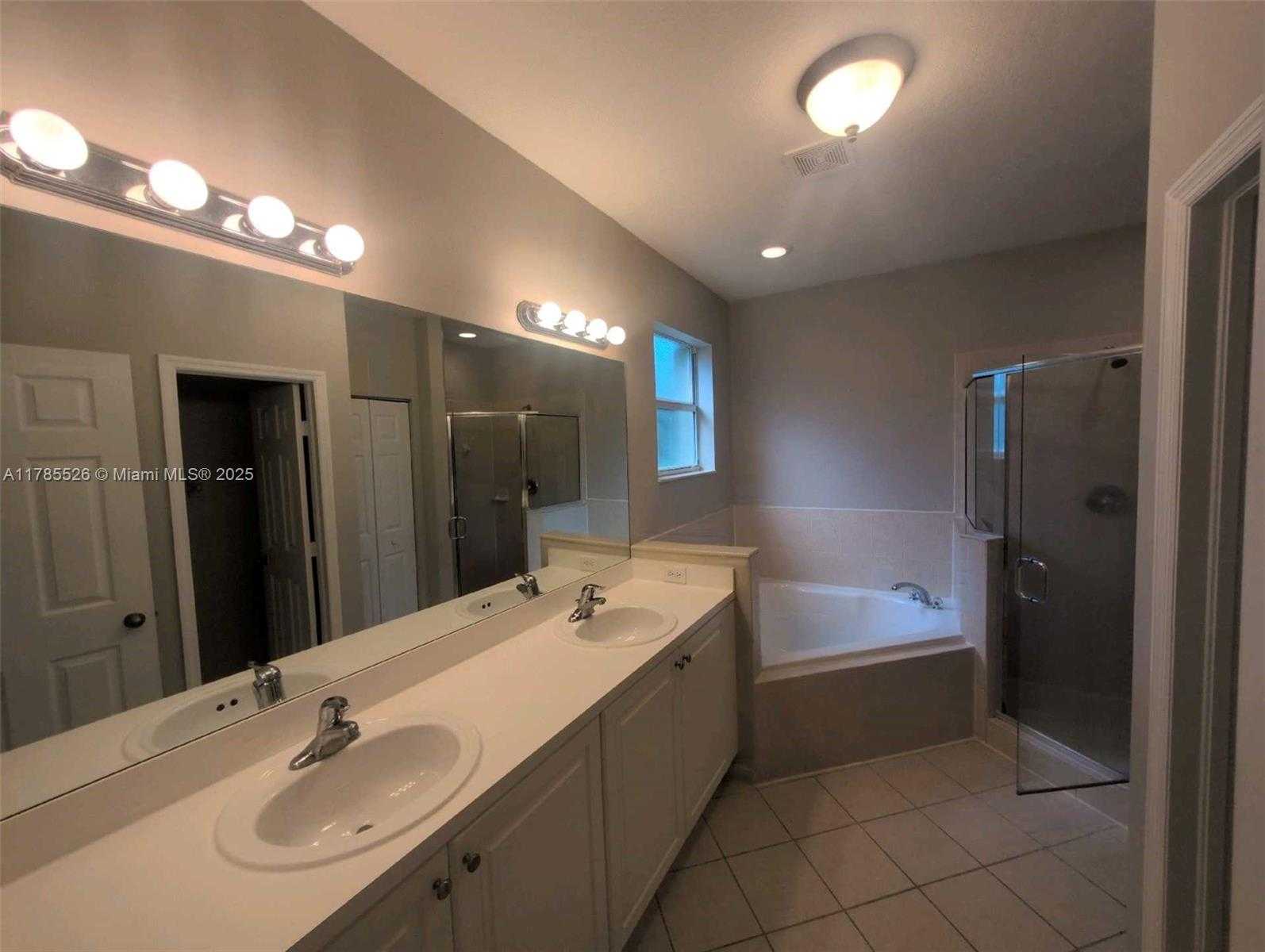 Small Image of 146 NORTH EAST 36TH TER, Homestead Number 20