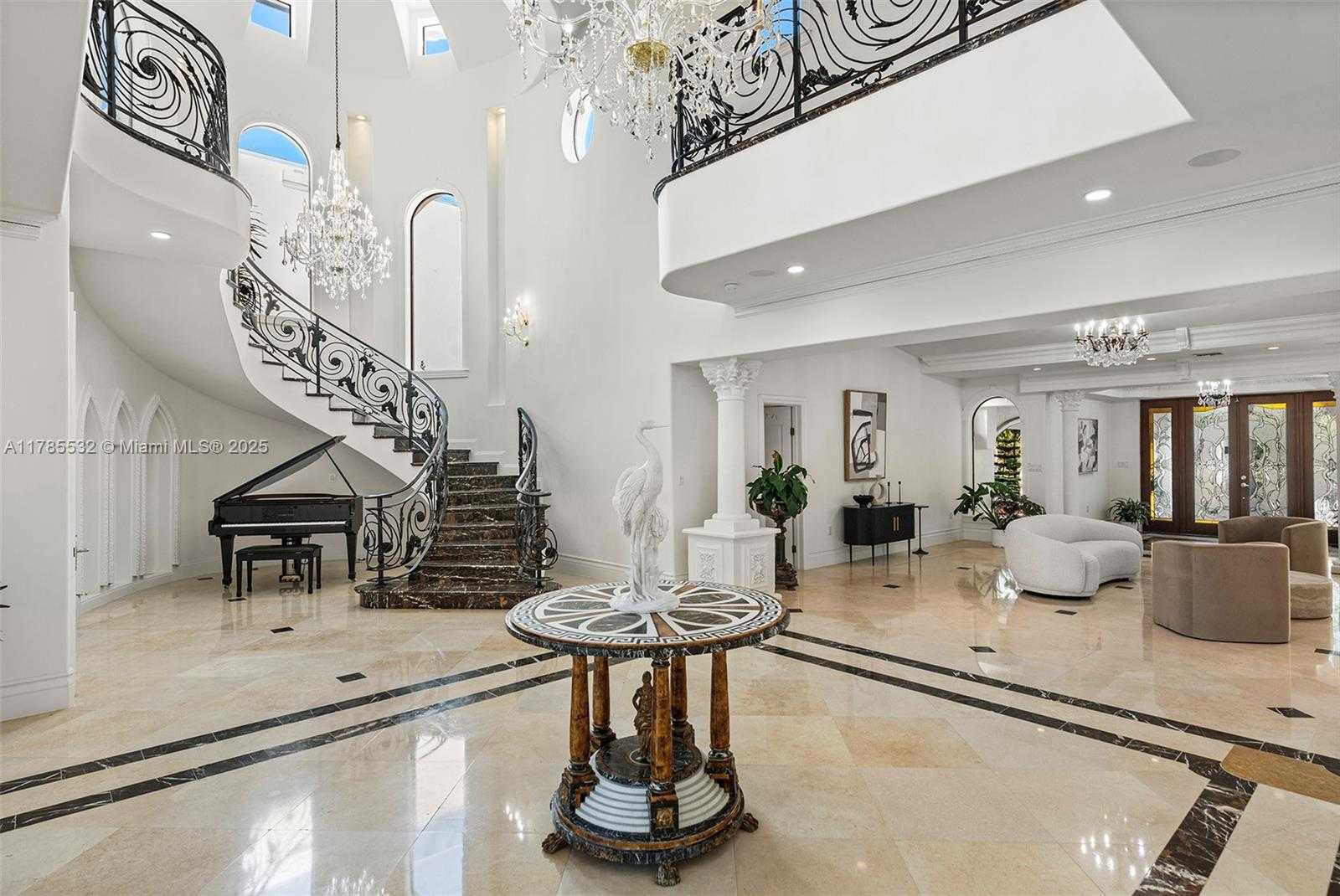 Small Image of 270 ATLANTIC AVE, Sunny Isles Beach Number 10