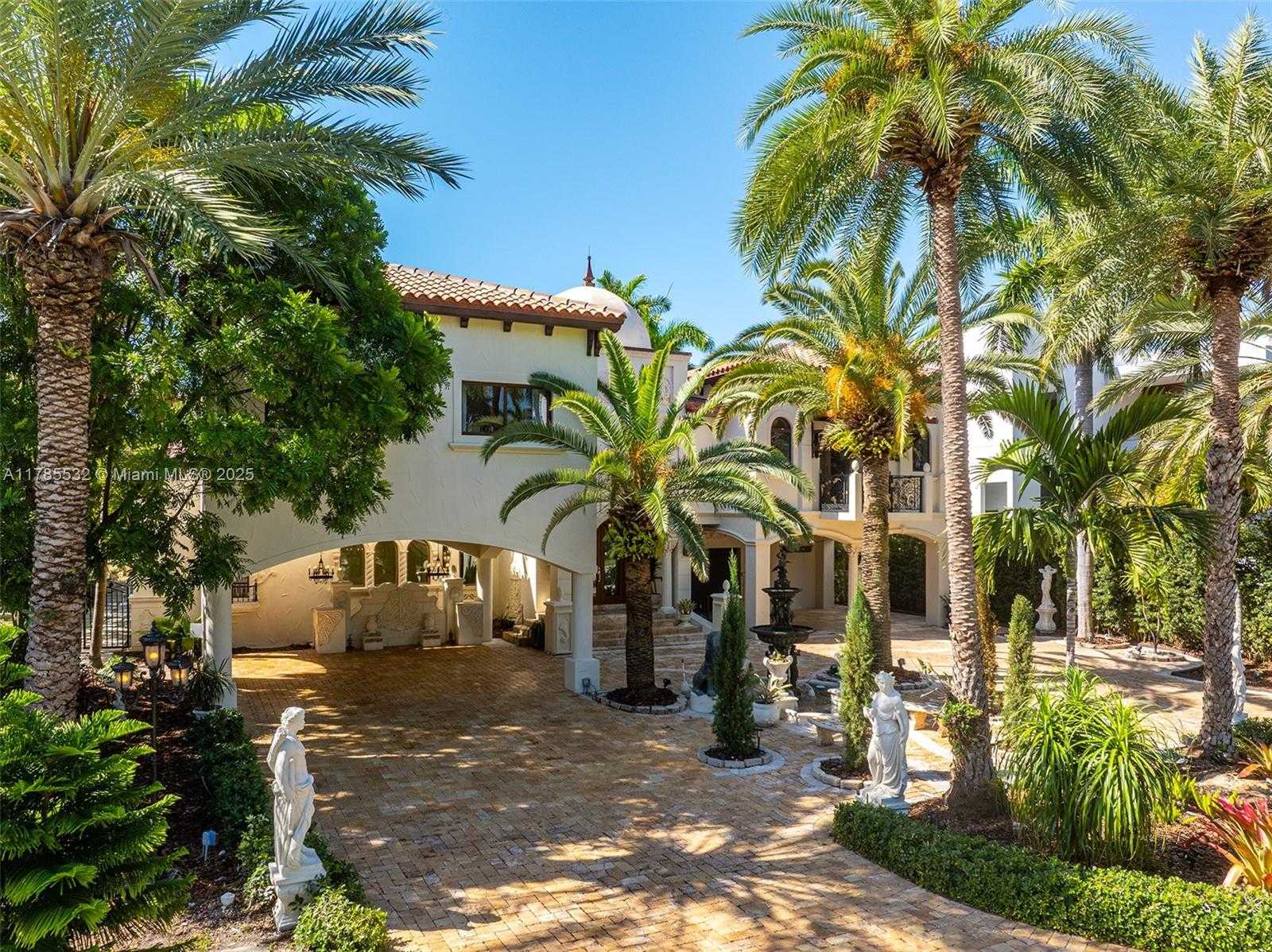 Small Image of 270 ATLANTIC AVE, Sunny Isles Beach Number 2