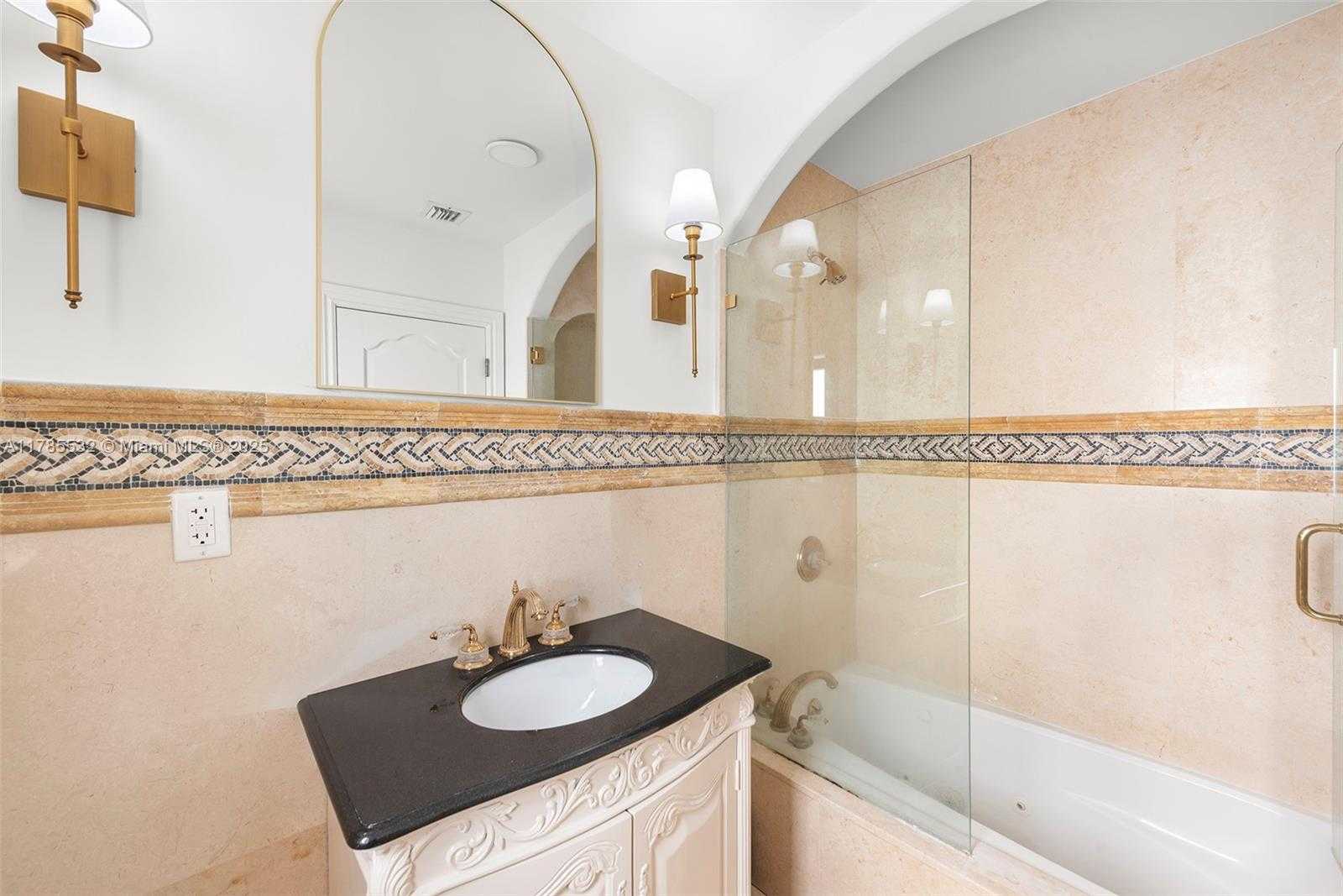 Small Image of 270 ATLANTIC AVE, Sunny Isles Beach Number 26