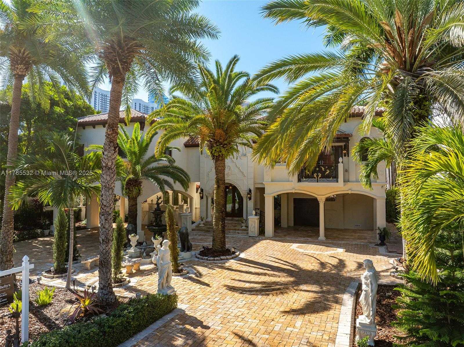 Small Image of 270 ATLANTIC AVE, Sunny Isles Beach Number 3
