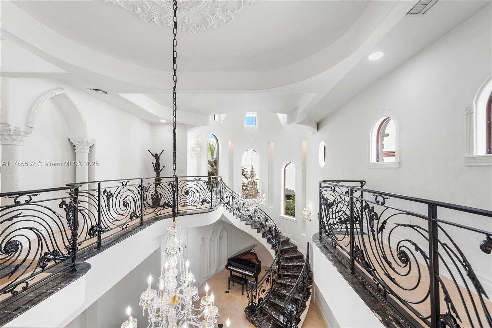 Small Image of 270 ATLANTIC AVE, Sunny Isles Beach Number 32