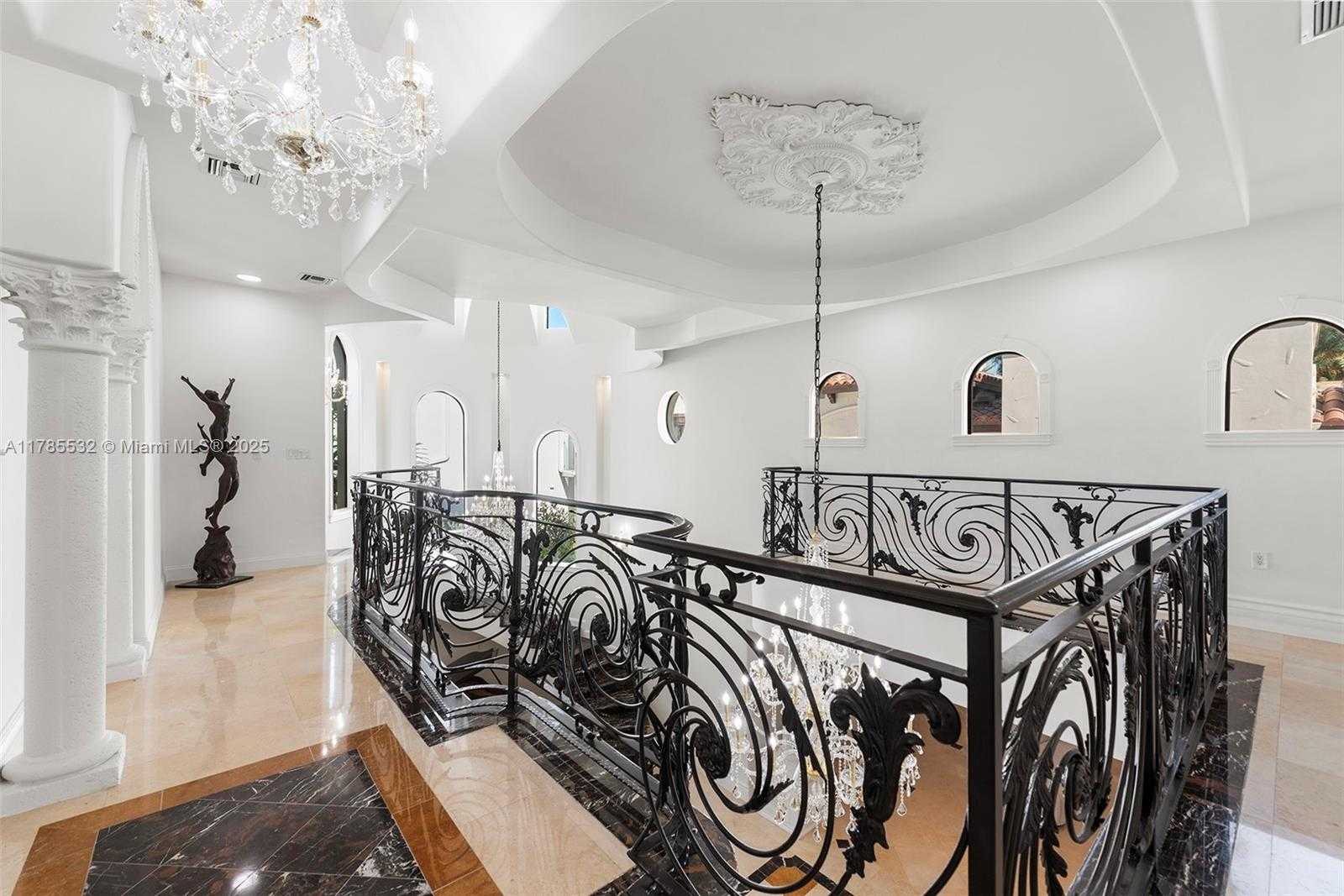 Small Image of 270 ATLANTIC AVE, Sunny Isles Beach Number 33