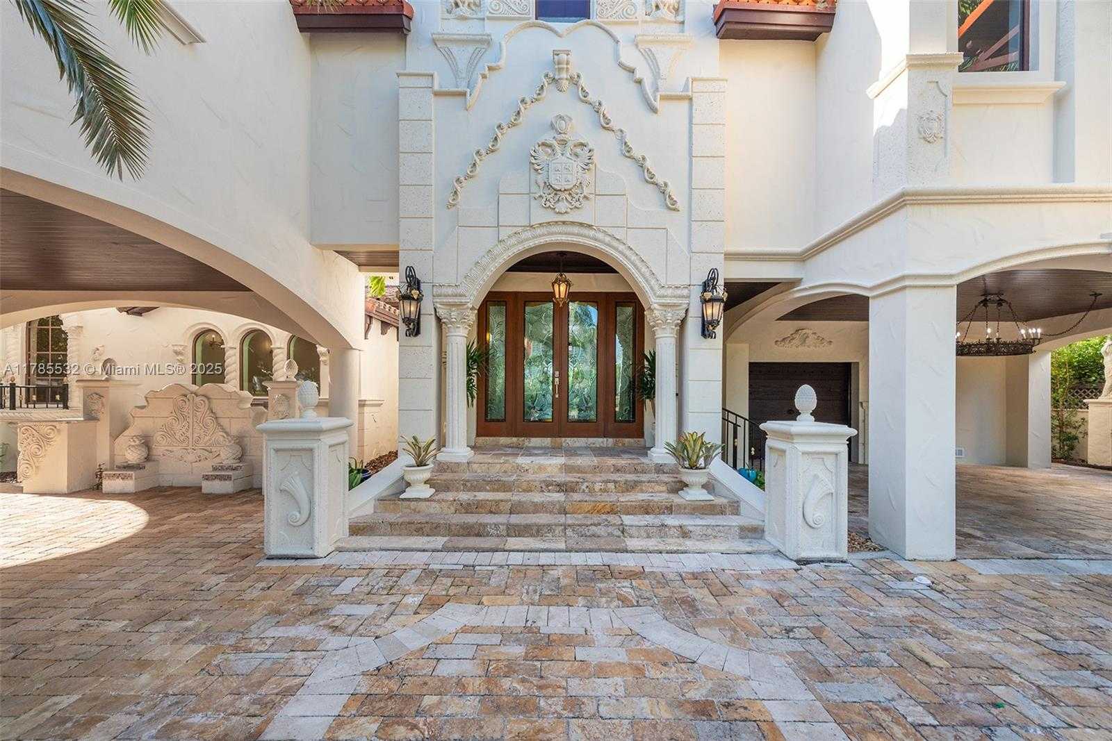 Small Image of 270 ATLANTIC AVE, Sunny Isles Beach Number 4
