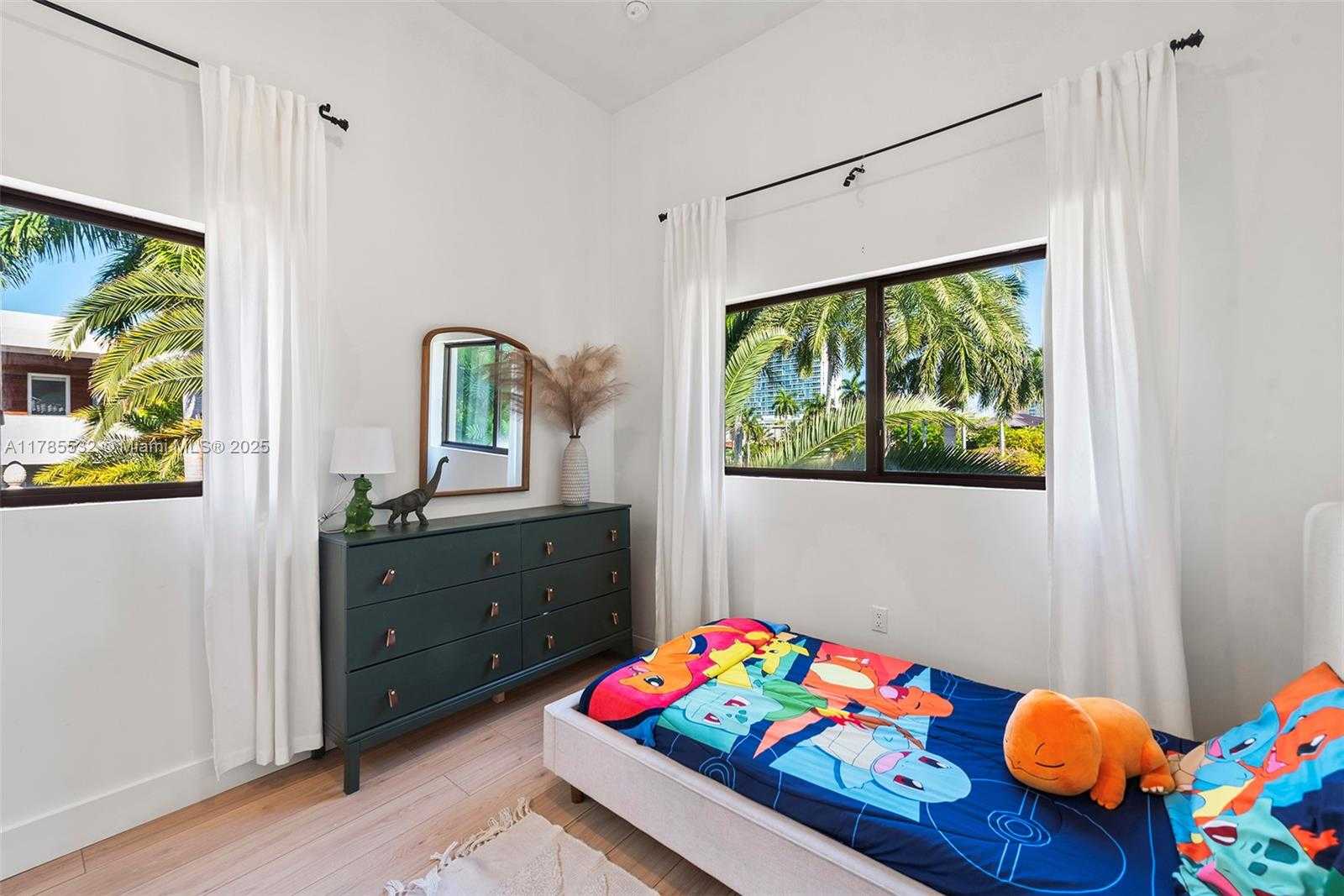 Small Image of 270 ATLANTIC AVE, Sunny Isles Beach Number 60