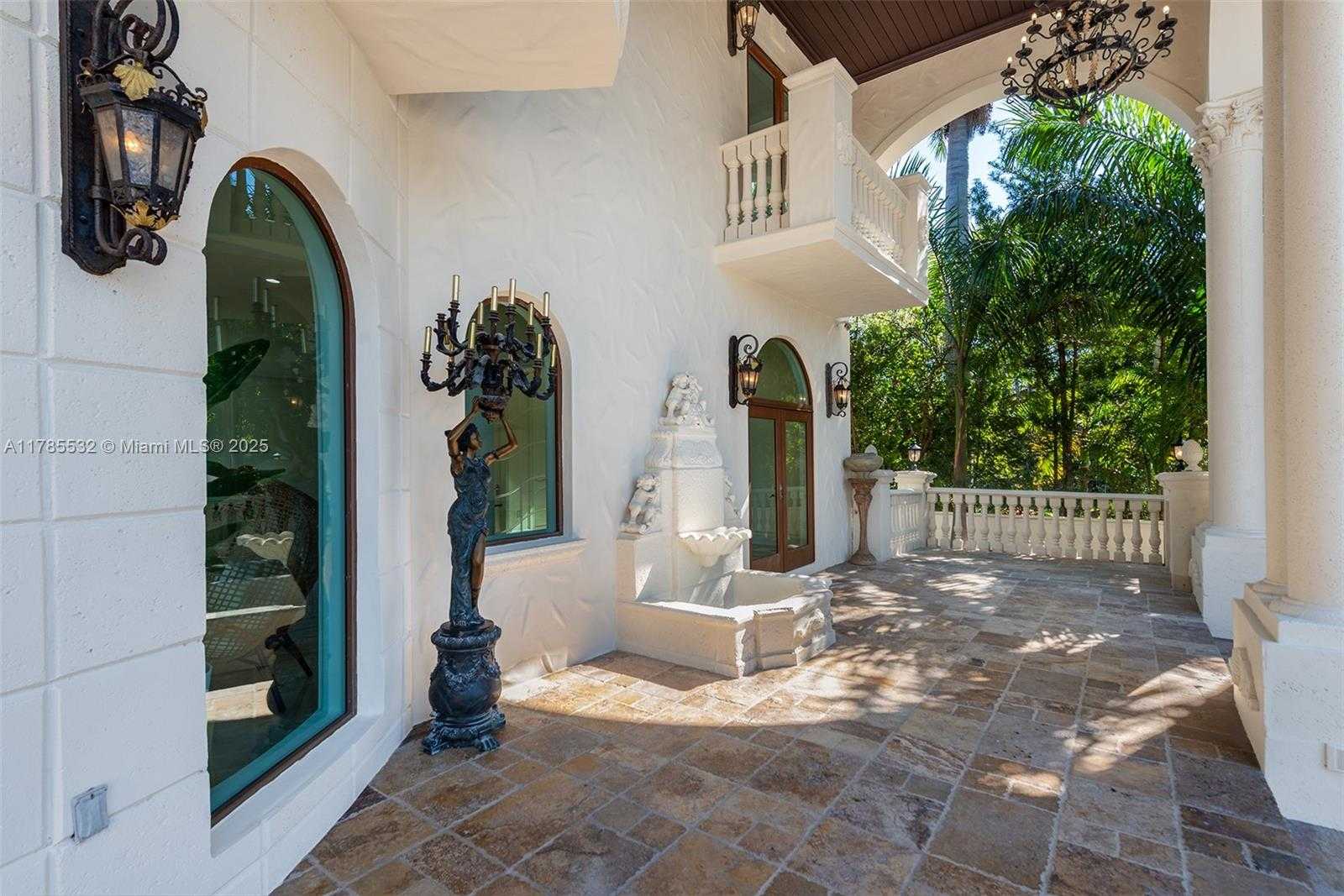 Small Image of 270 ATLANTIC AVE, Sunny Isles Beach Number 62