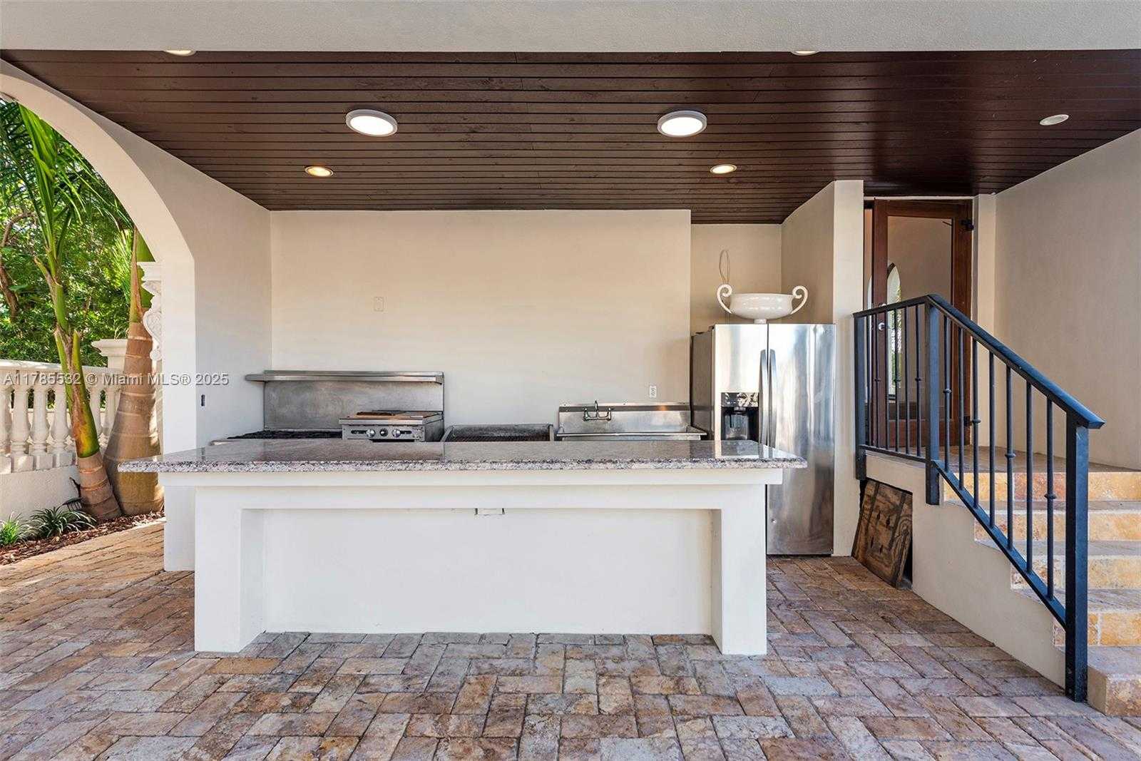 Small Image of 270 ATLANTIC AVE, Sunny Isles Beach Number 78