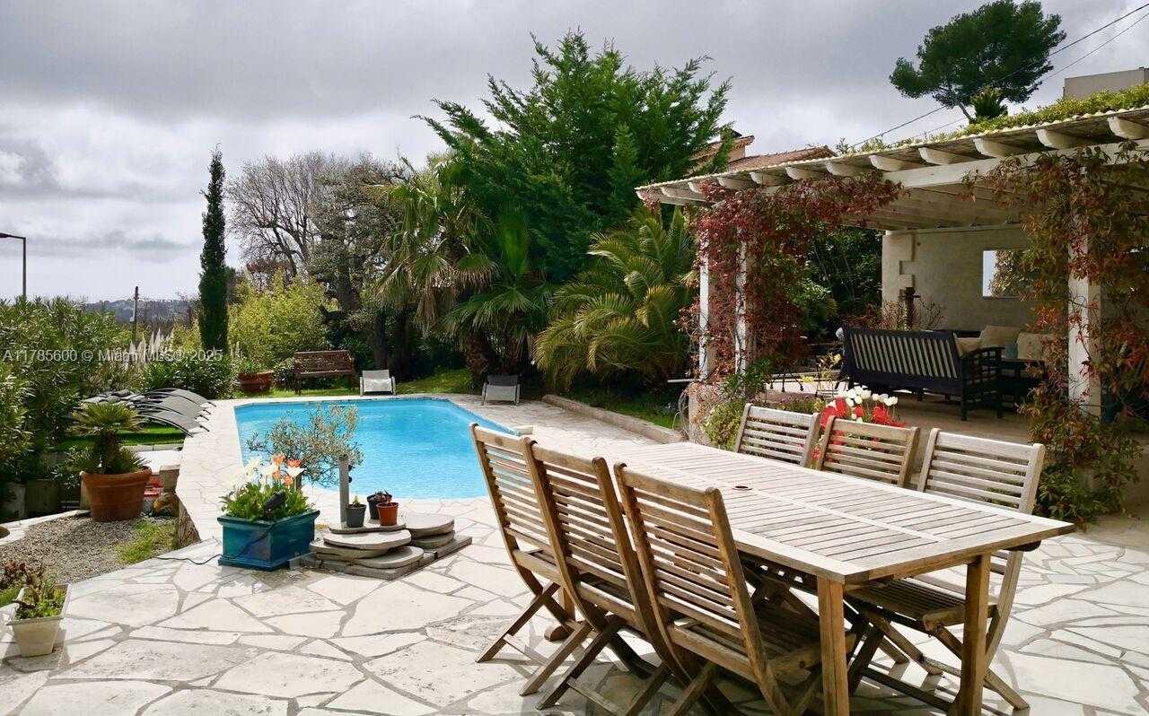 Small Image of 6 Trav. des Impiniers, 06220 Vallauris, France Number 10