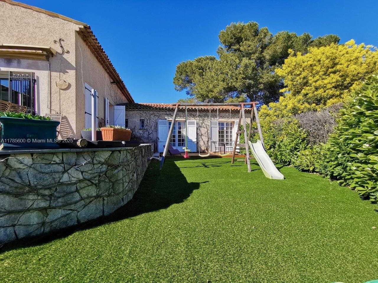 Small Image of 6 Trav. des Impiniers, 06220 Vallauris, France Number 11