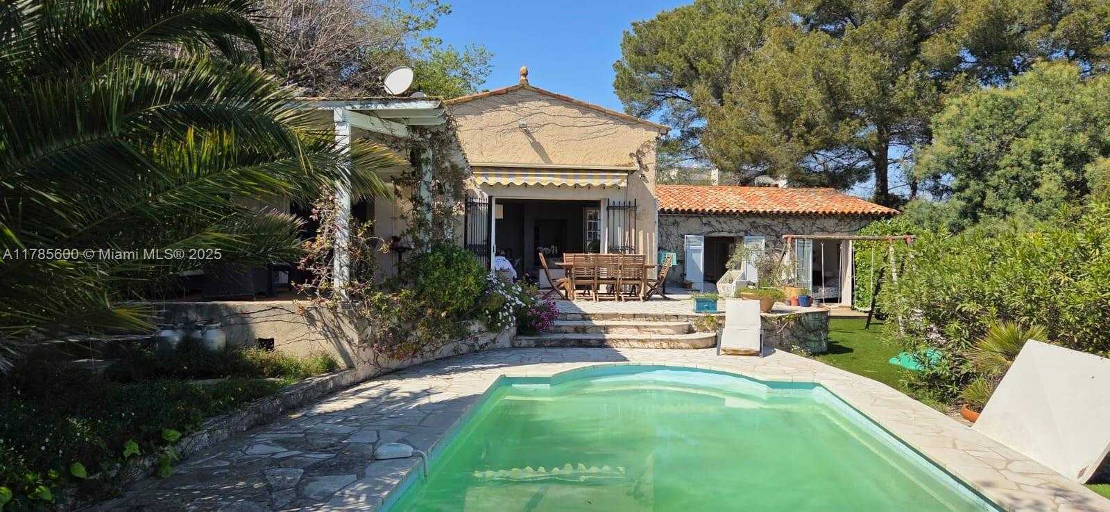 Small Image of 6 Trav. des Impiniers, 06220 Vallauris, France Number 27