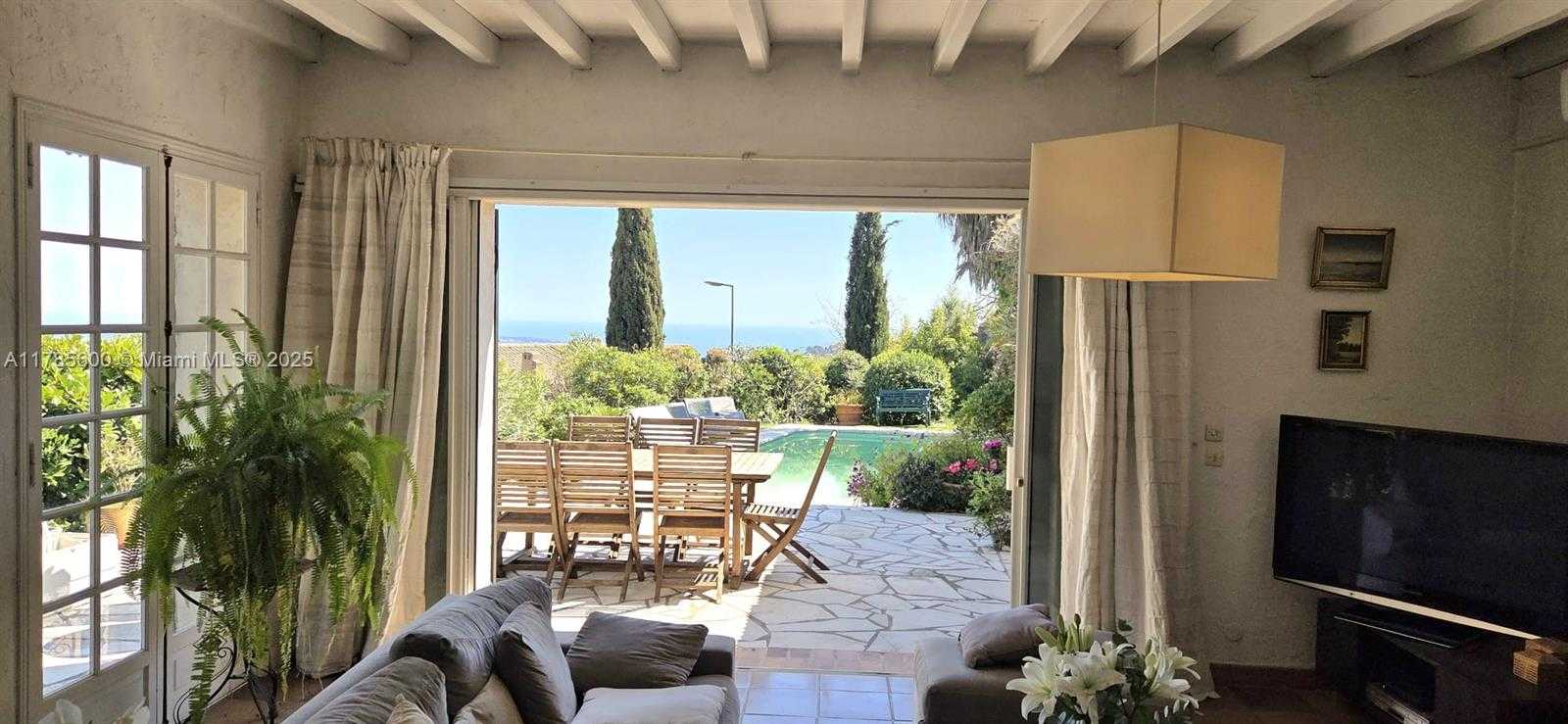 Small Image of 6 Trav. des Impiniers, 06220 Vallauris, France Number 35