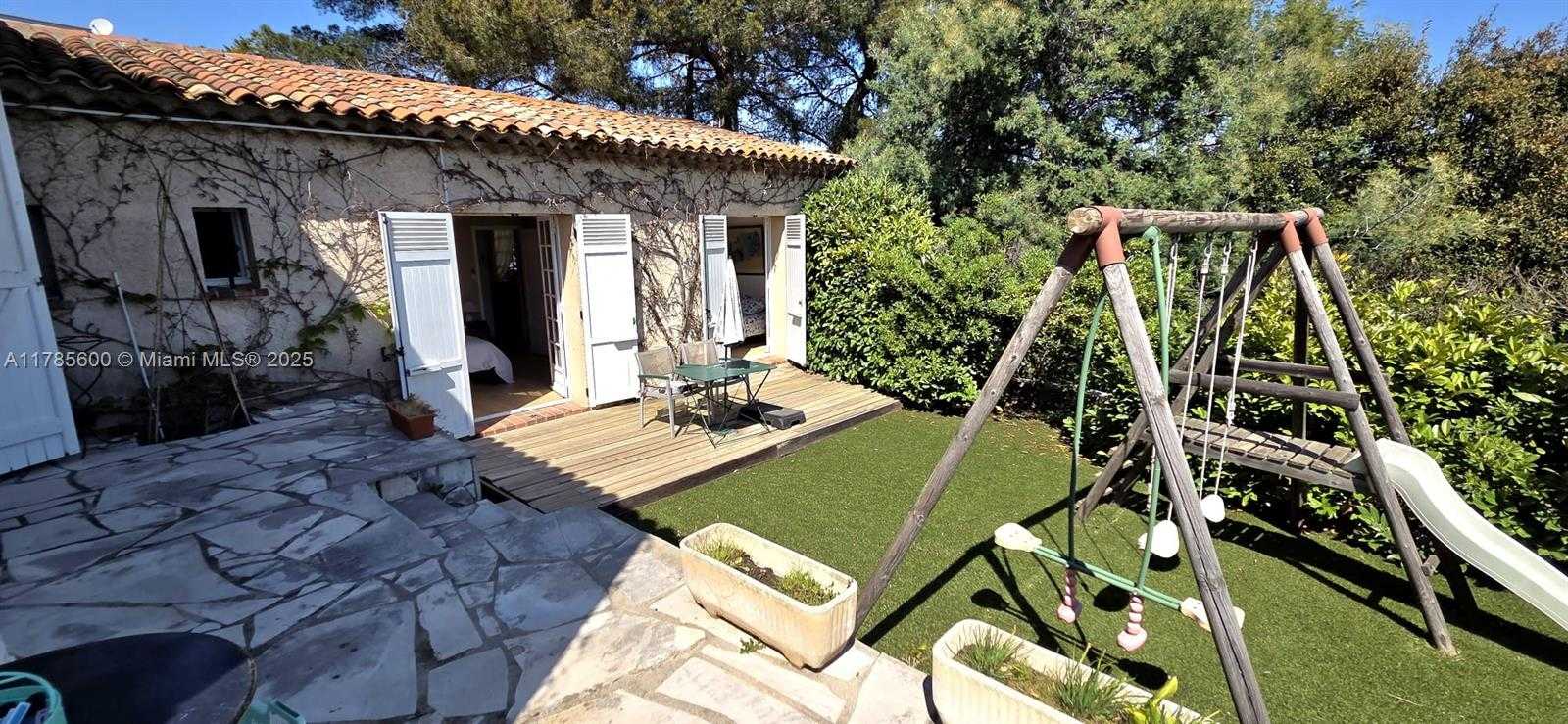 Small Image of 6 Trav. des Impiniers, 06220 Vallauris, France Number 43