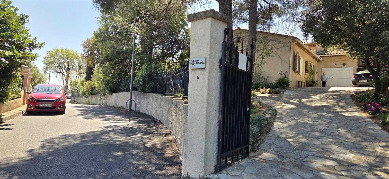 Small Image of 6 Trav. des Impiniers, 06220 Vallauris, France Number 54