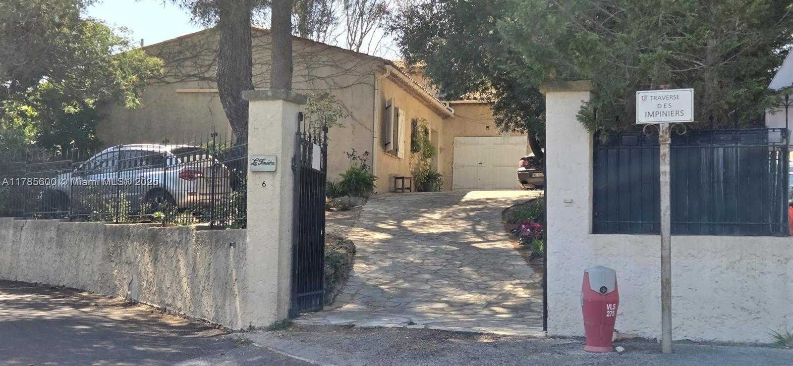 Small Image of 6 Trav. des Impiniers, 06220 Vallauris, France Number 56