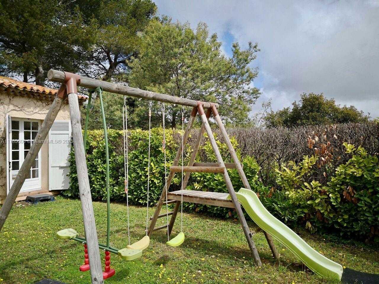 Small Image of 6 Trav. des Impiniers, 06220 Vallauris, France Number 9