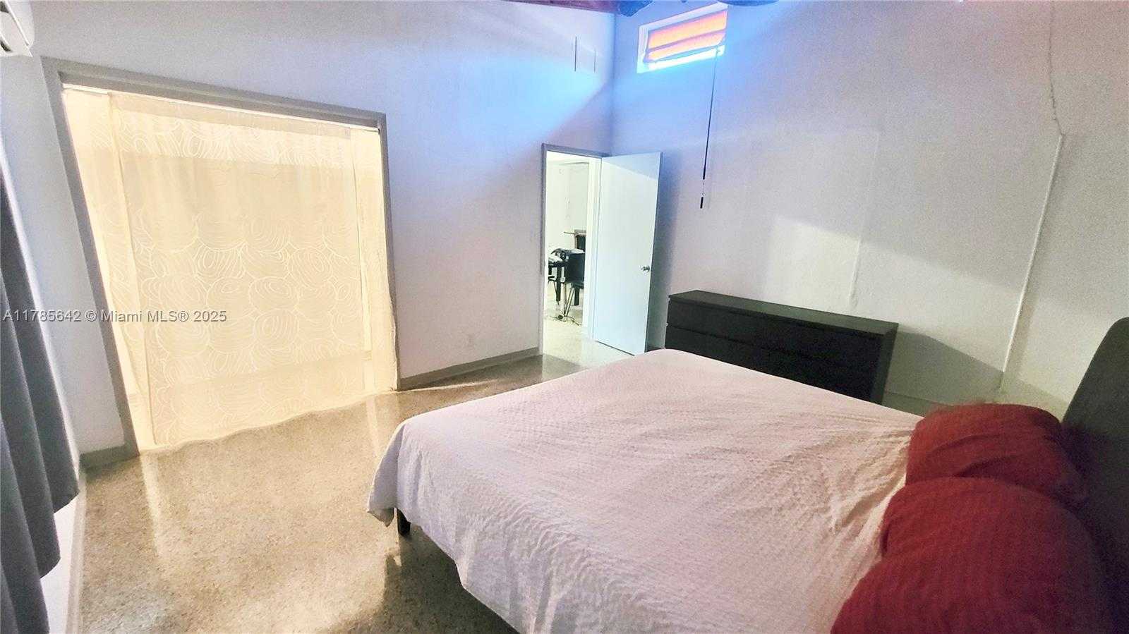 Small Image of 2127 SCOTT ST, Hollywood Number 11