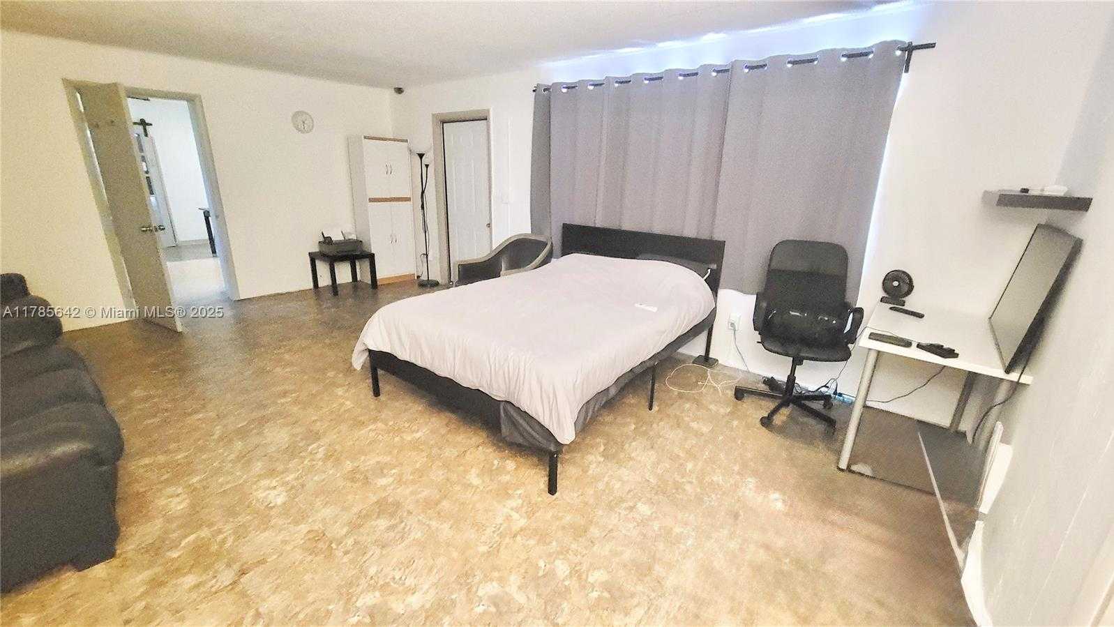 Small Image of 2127 SCOTT ST, Hollywood Number 13