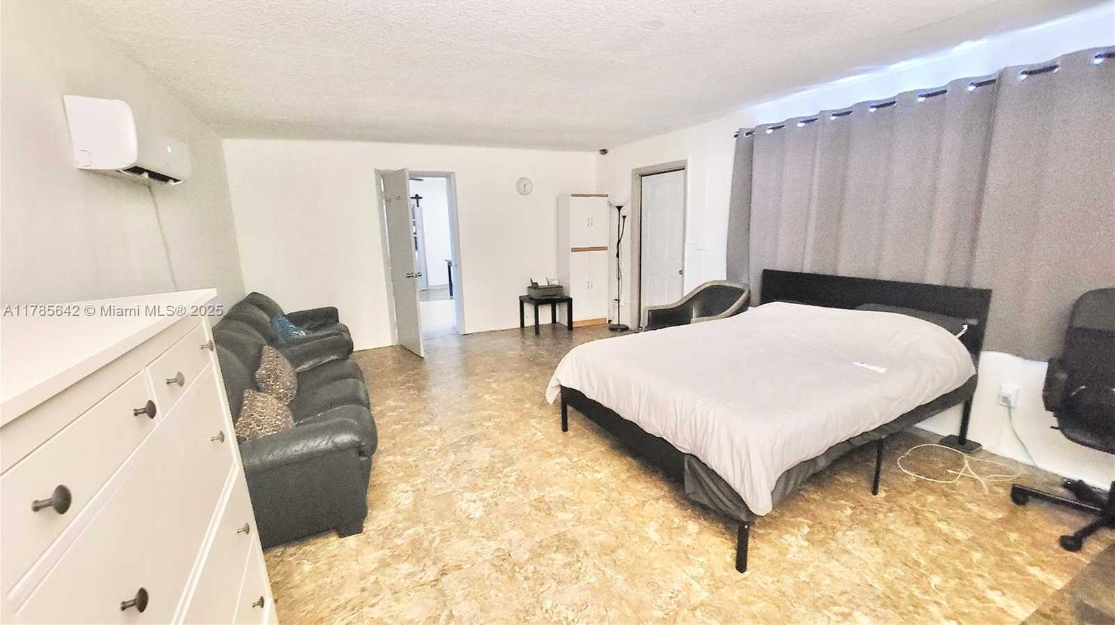 Small Image of 2127 SCOTT ST, Hollywood Number 14