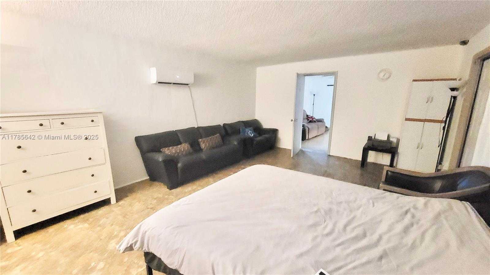 Small Image of 2127 SCOTT ST, Hollywood Number 15