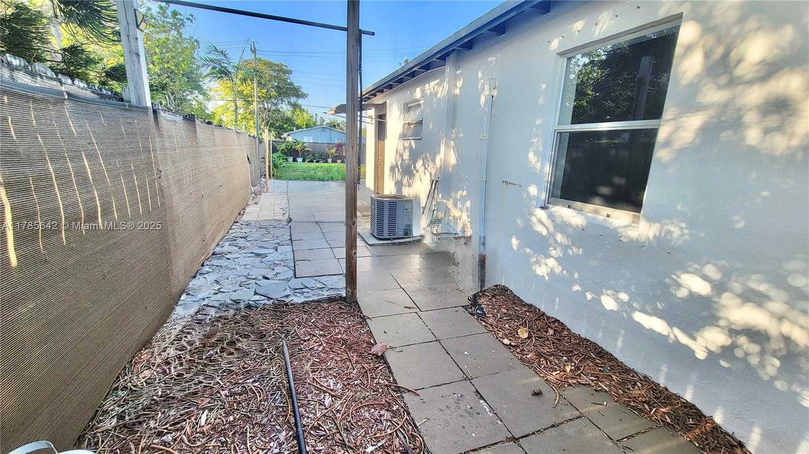 Small Image of 2127 SCOTT ST, Hollywood Number 20