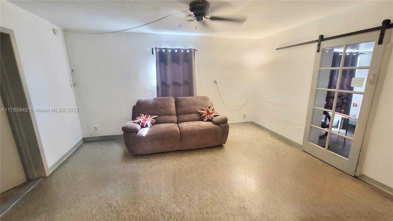Small Image of 2127 SCOTT ST, Hollywood Number 4