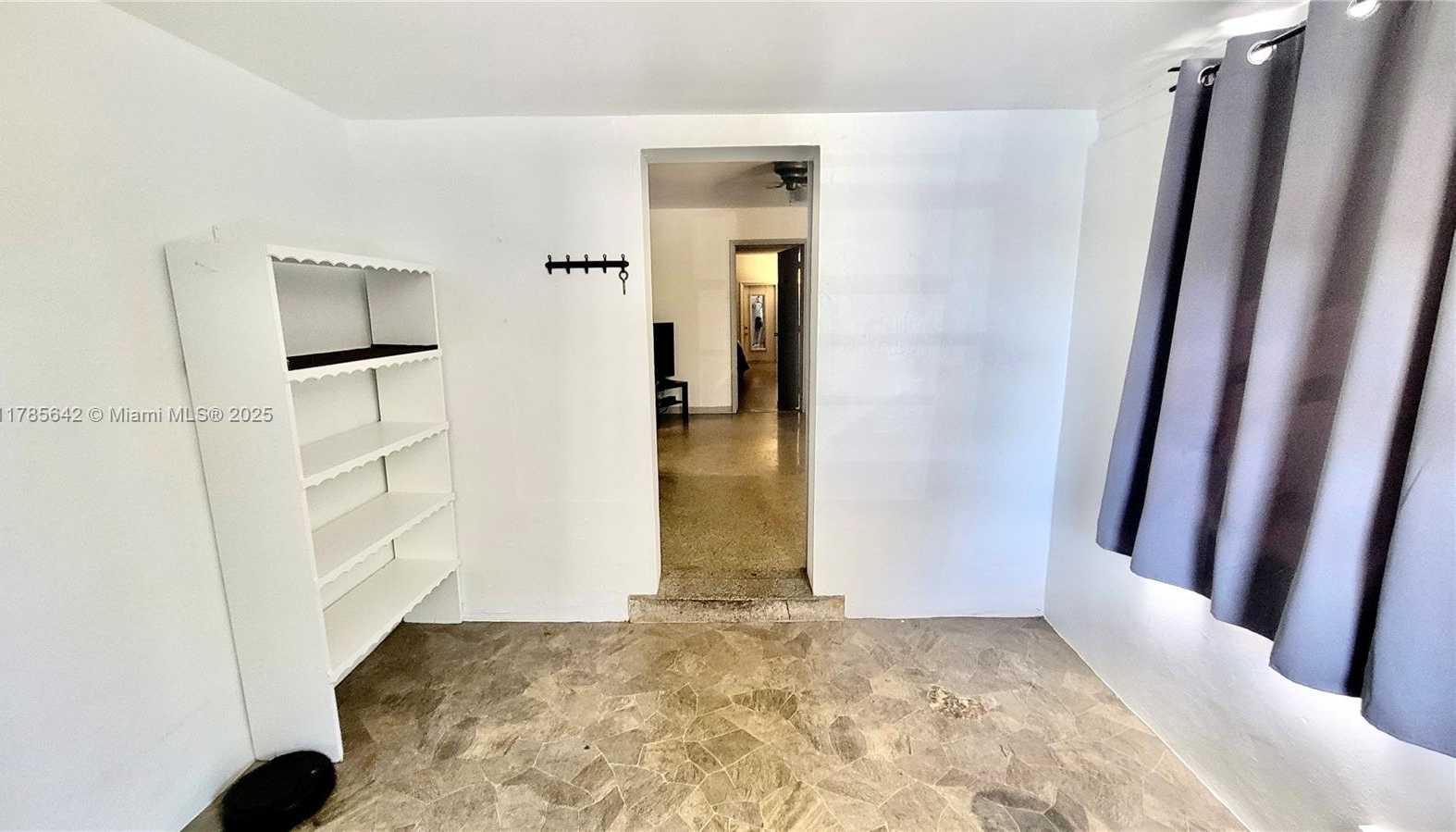 Small Image of 2127 SCOTT ST, Hollywood Number 7