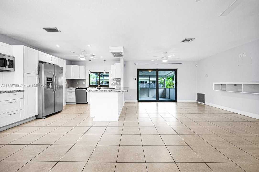 Small Image of 8451 NORTH WEST 10TH ST, Pembroke Pines Number 12