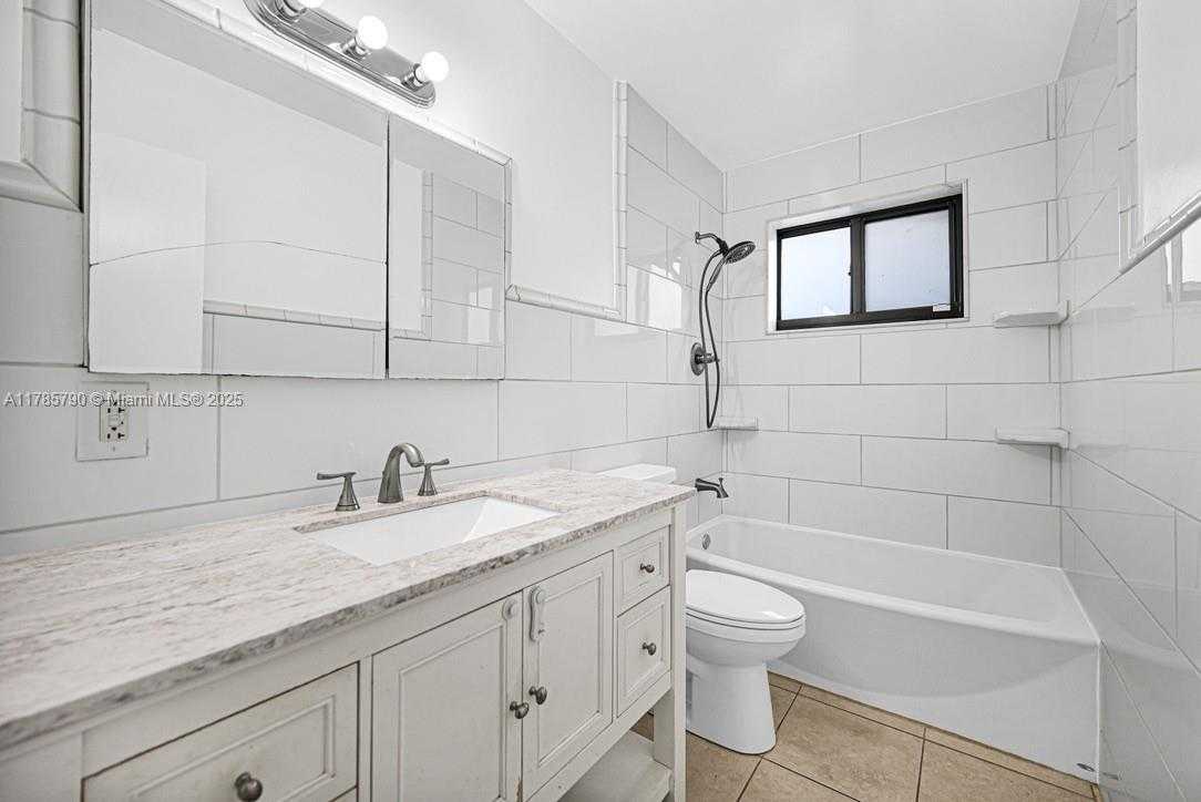 Small Image of 8451 NORTH WEST 10TH ST, Pembroke Pines Number 16