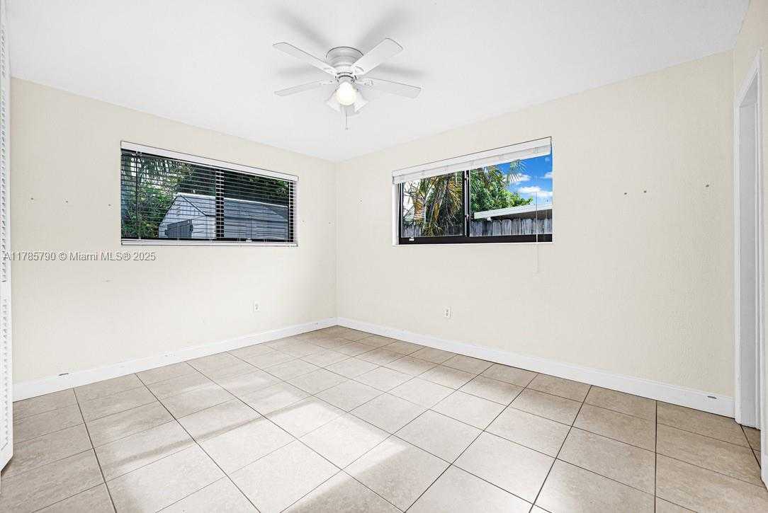 Small Image of 8451 NORTH WEST 10TH ST, Pembroke Pines Number 17