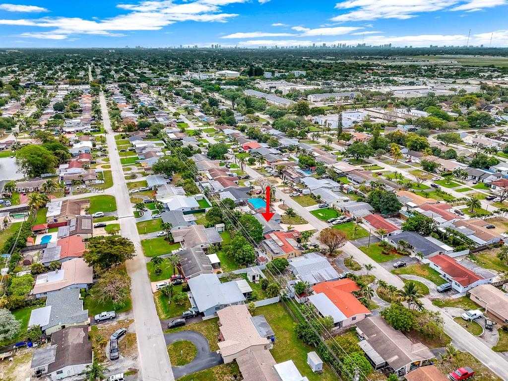 Small Image of 8451 NORTH WEST 10TH ST, Pembroke Pines Number 28