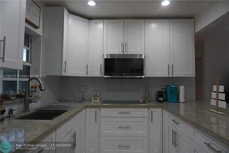 Small Image of 771 EAST 35TH ST, Hialeah Number 13