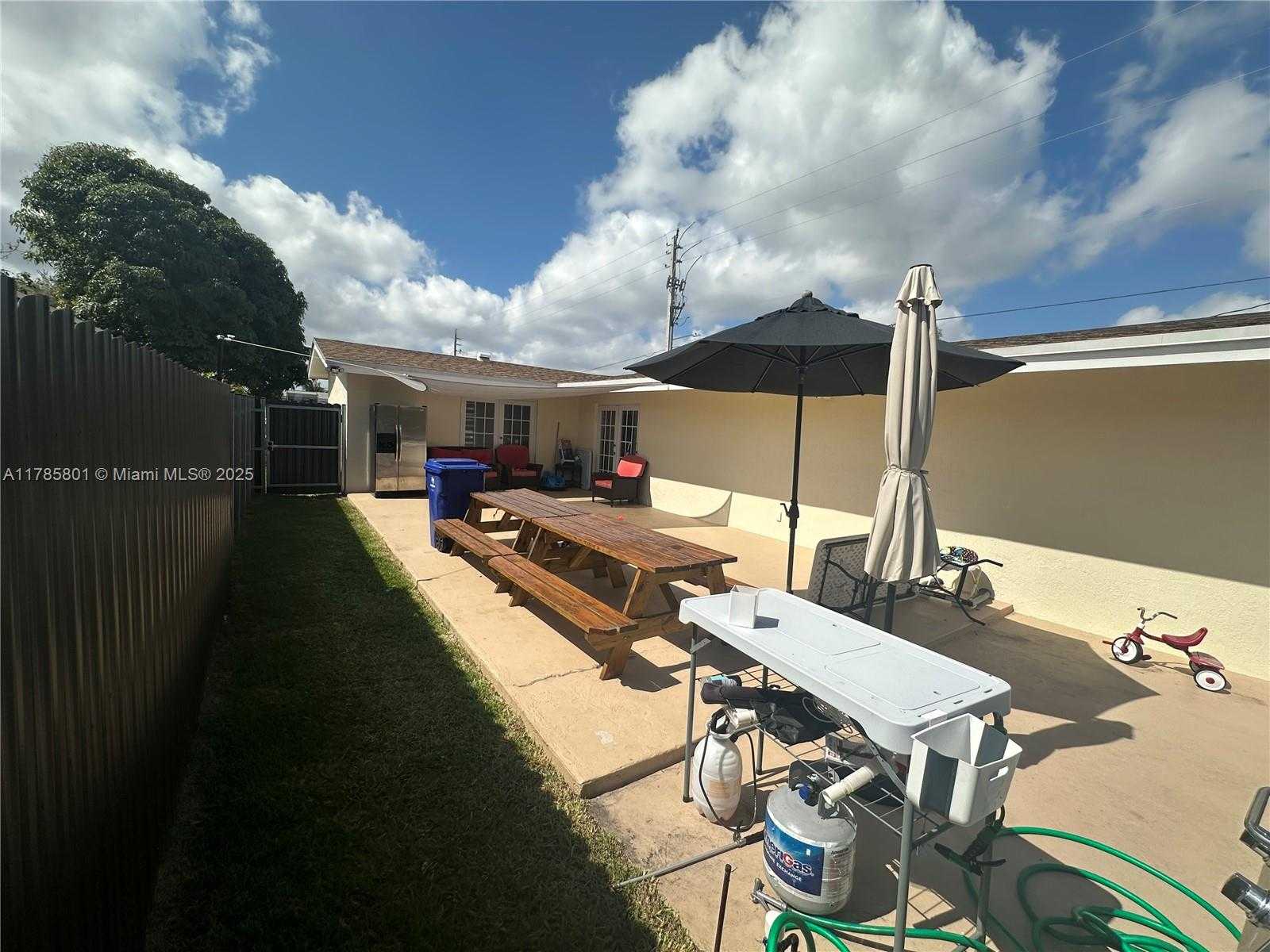Small Image of 7531 TROPICANA ST, Miramar Number 16