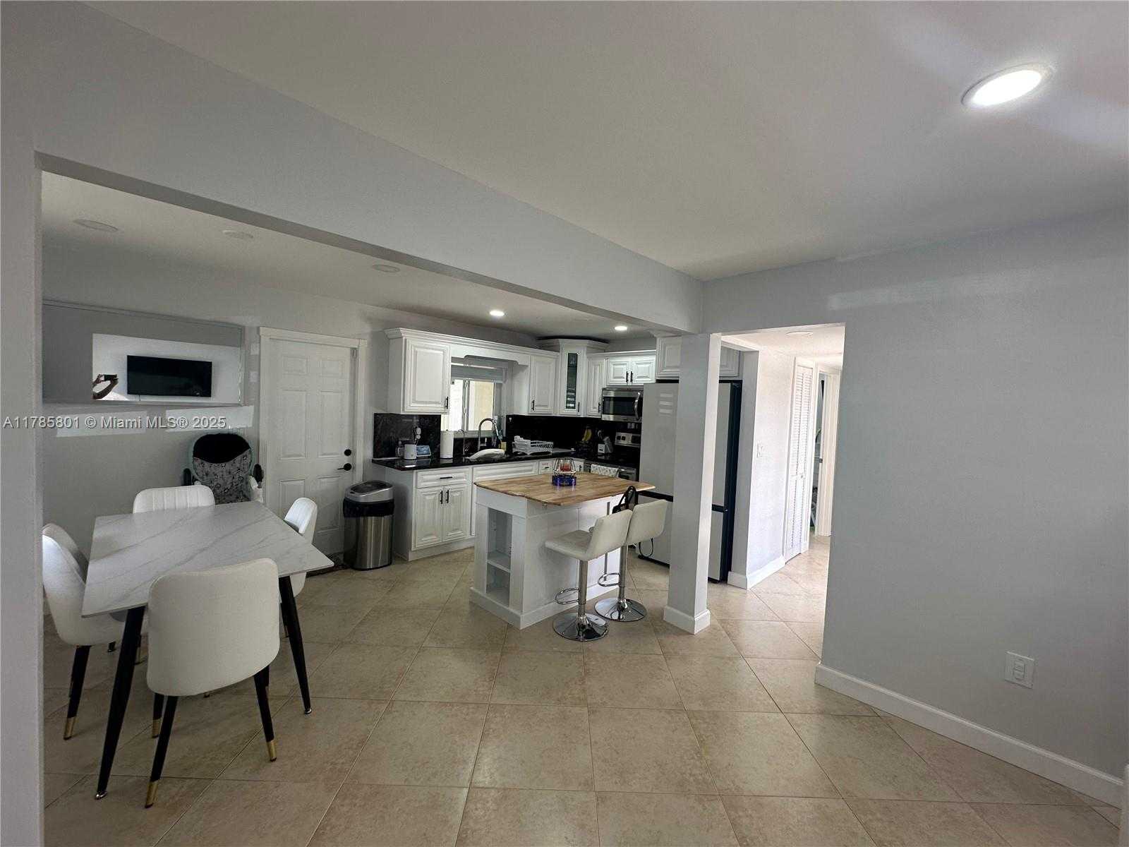 Small Image of 7531 TROPICANA ST, Miramar Number 6
