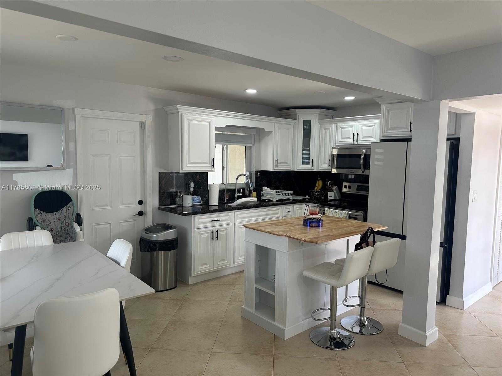 Small Image of 7531 TROPICANA ST, Miramar Number 7