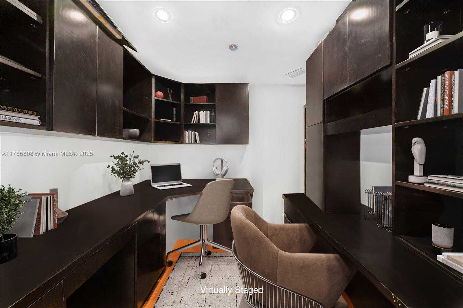 Small Image of 1805 NORTH EAST 117TH RD, North Miami Number 15