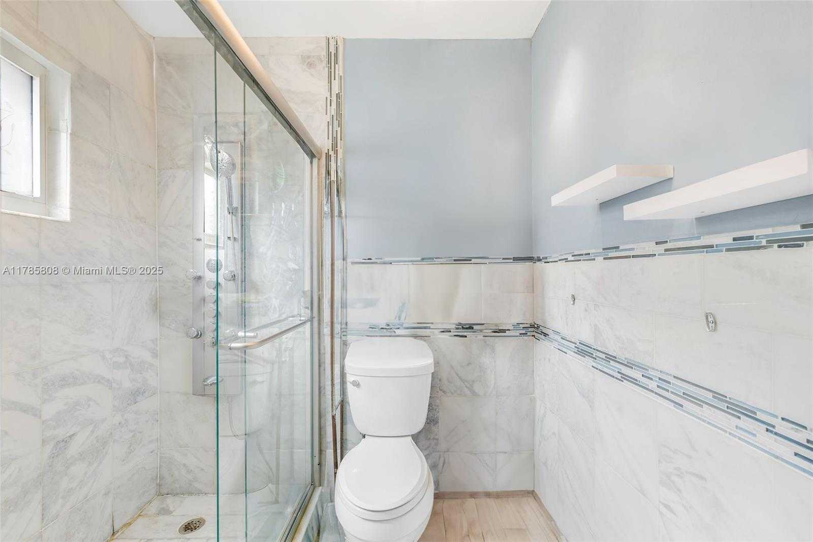 Small Image of 1805 NORTH EAST 117TH RD, North Miami Number 16