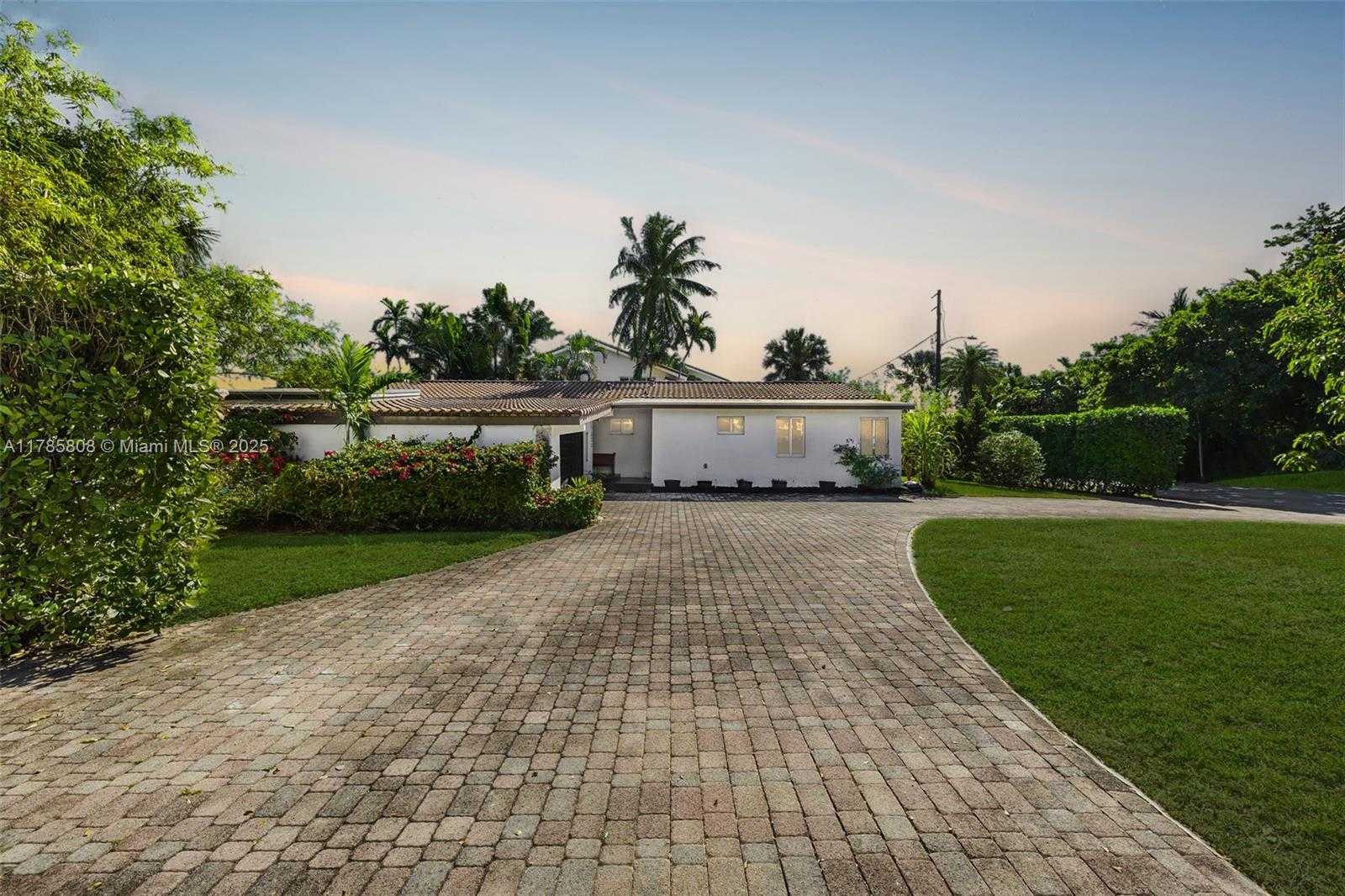 Small Image of 1805 NORTH EAST 117TH RD, North Miami Number 17