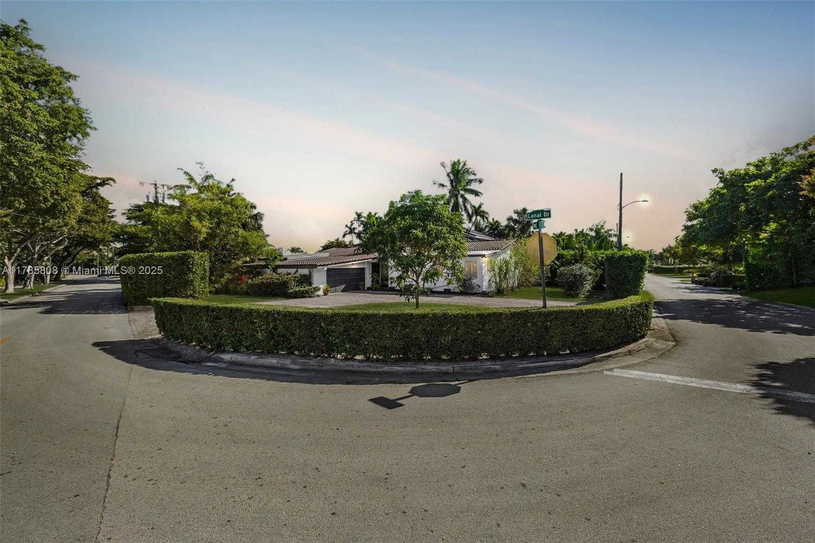 Small Image of 1805 NORTH EAST 117TH RD, North Miami Number 18