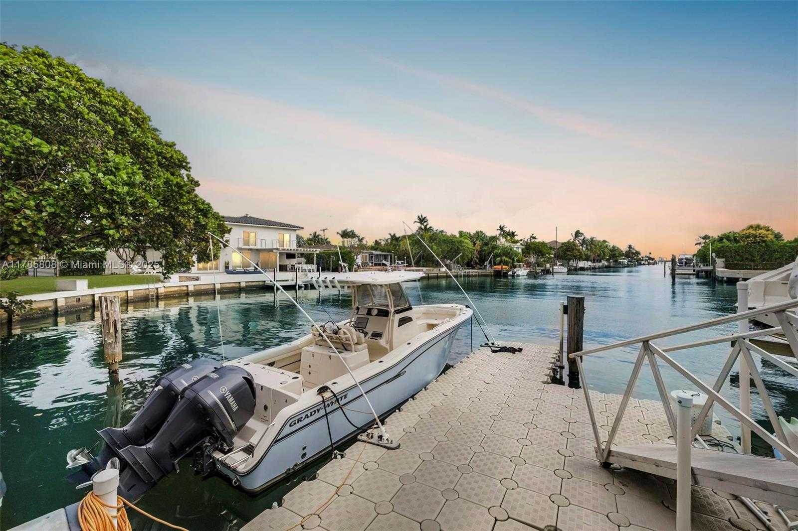 Small Image of 1805 NORTH EAST 117TH RD, North Miami Number 23