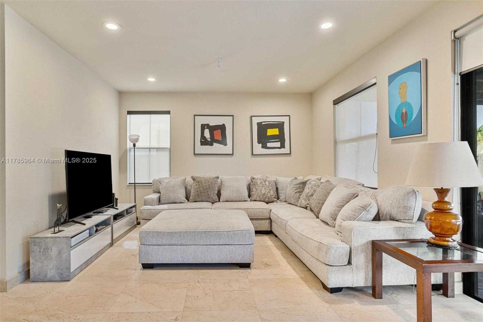 Small Image of 10075 NORTH WEST 86TH TER, Doral Number 16