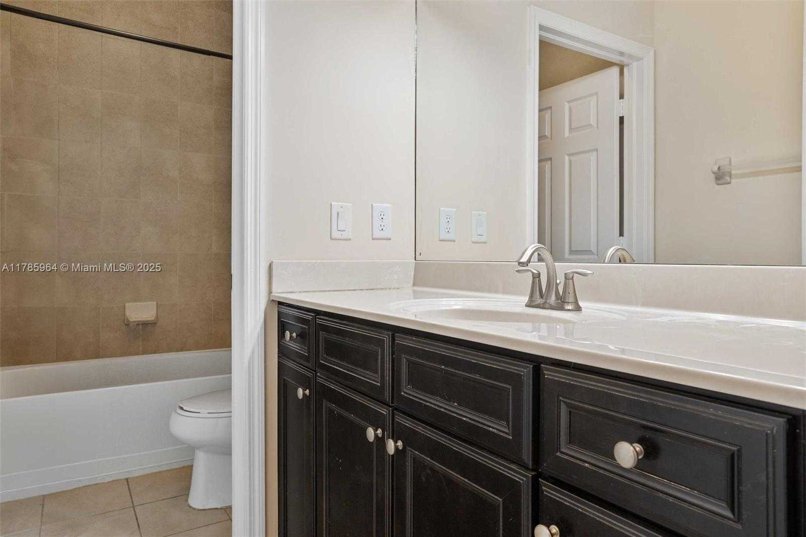 Small Image of 10075 NORTH WEST 86TH TER, Doral Number 21