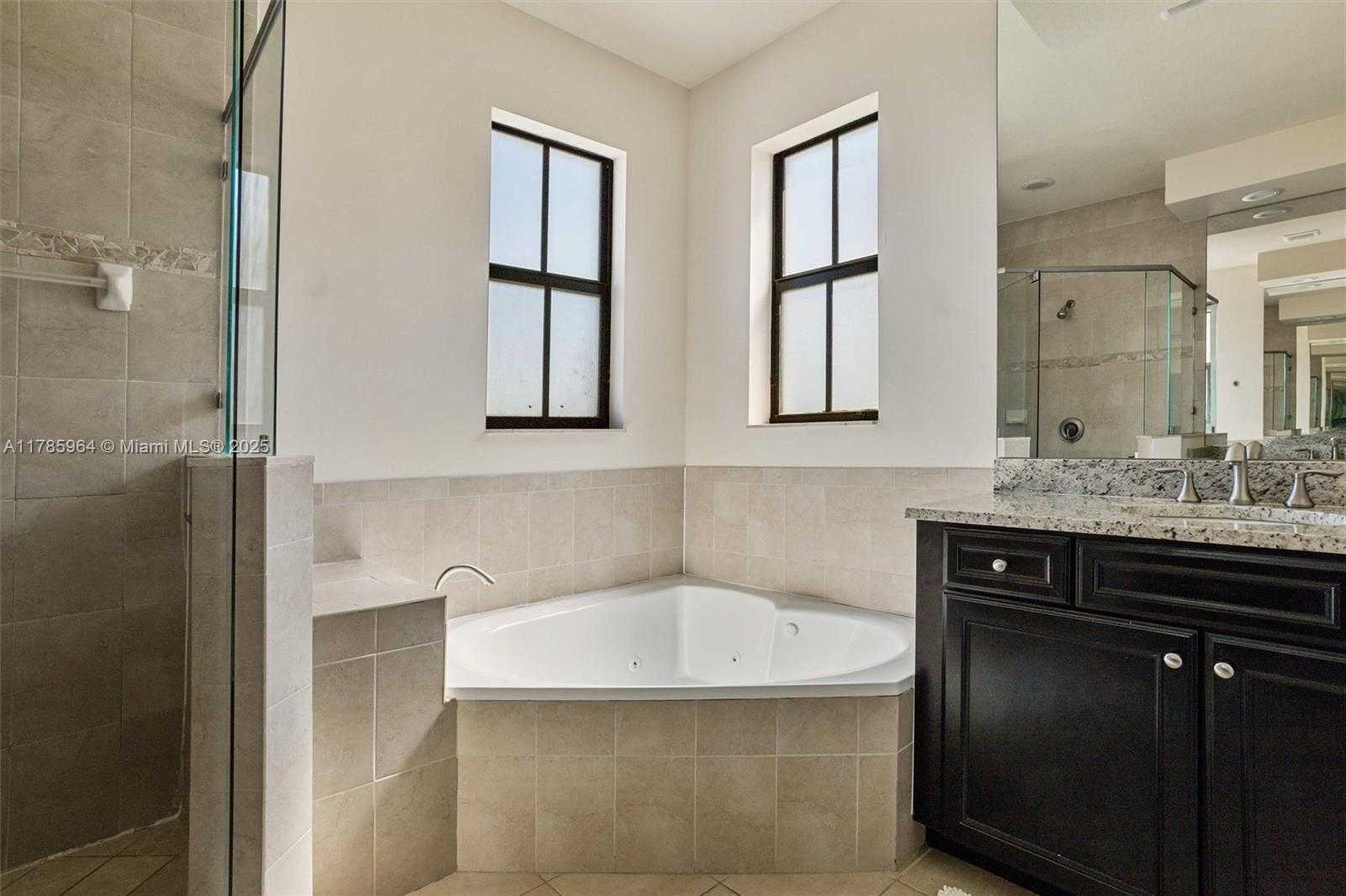 Small Image of 10075 NORTH WEST 86TH TER, Doral Number 23